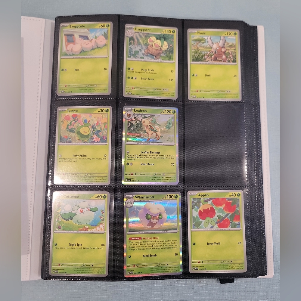 Pokémon Prismatic Evolution Eevee Card Binder with Base Cards and Players Guide - Picture 2 of 16